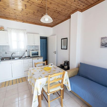 Filoxenia Apartments Chalki Town エクステリア 写真